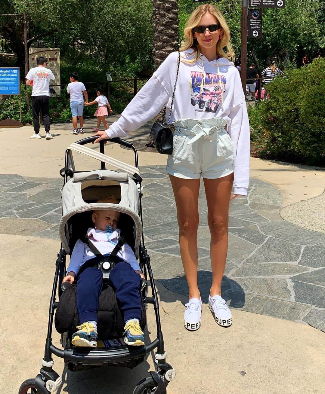 キアラ・フェラーニさんのインスタグラム写真 - (キアラ・フェラーニInstagram)「Saturday in Los Angeles with the family ❤️ #TheFerragnez」5月26日 22時31分 - chiaraferragni