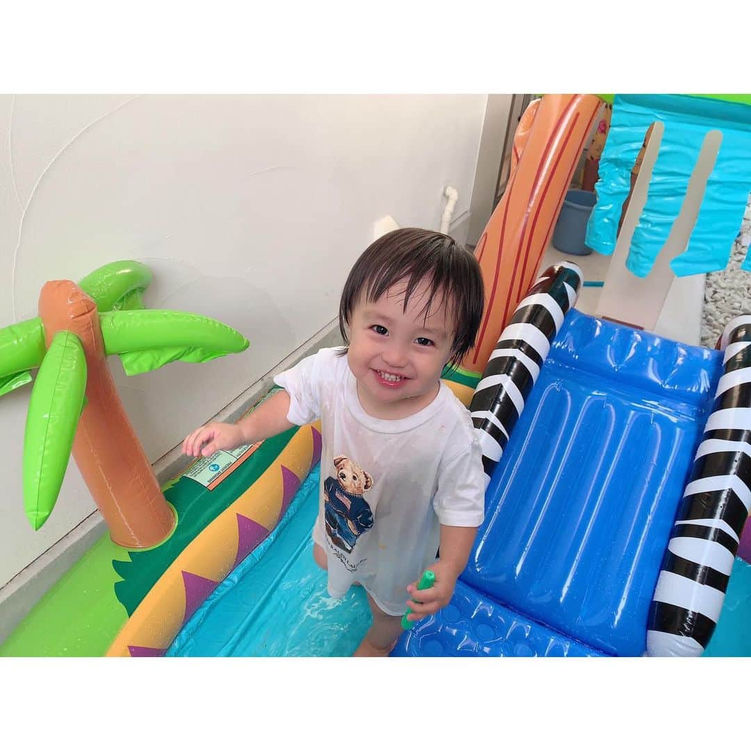 川崎希さんのインスタグラム写真 - (川崎希Instagram)「自宅プールはじめました🏝💓💓💓 #初の自宅プール #プール #温水プール #すべり台がついてるんだ〜 #トイザらスで買ったよ」5月26日 22時41分 - kawasakinozomi