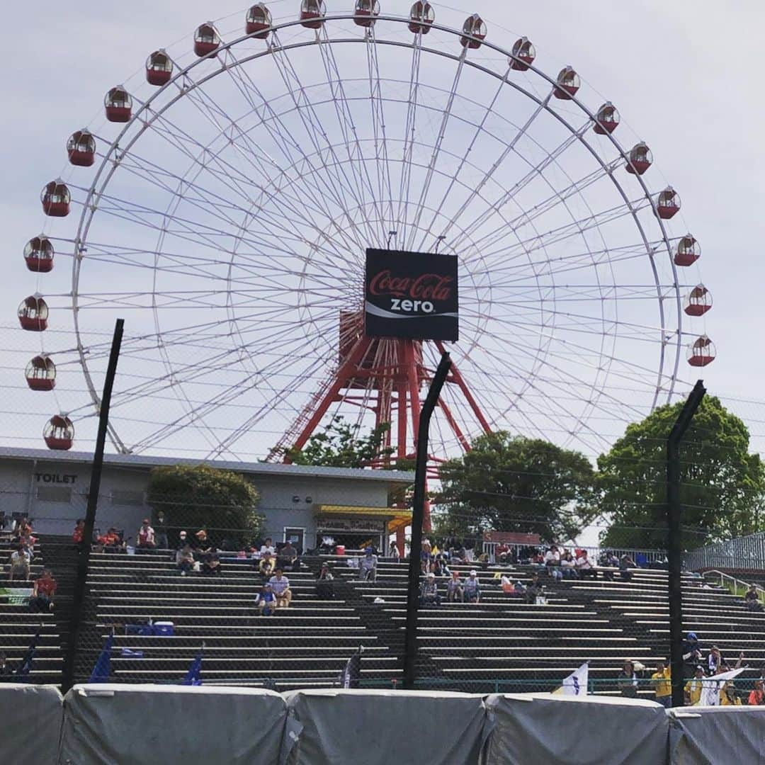 山田スタジアムさんのインスタグラム写真 - (山田スタジアムInstagram)「中学生の頃夢中になったF1。セナ、プロスト、マンセルも走った憧れの鈴鹿サーキット。ようやく夢が叶いました。このような機会を与えてくださったハチマルヒーローさんありがとうございました。  #ハチマルミーティング #ハチマルヒーロー #鈴鹿サーキット #パレードラン  #スーパーgt  #オートバックス #ae86  #ae86trueno  #ハチロク #藤原とうふ店  #80年代」5月26日 22時43分 - yamadastadium