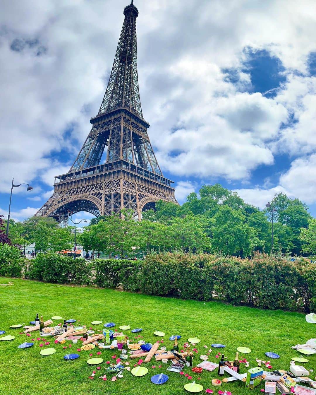 Brooke Marie Hylandさんのインスタグラム写真 - (Brooke Marie HylandInstagram)「You’re supposed to fall in love in Paris, but I fell in love WITH IT instead💞」5月26日 22時48分 - brookehyland