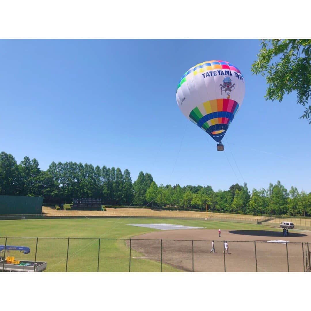 尾島早都樹のインスタグラム：「きのうはお仕事前に朝活！ 暑い日こそ外出したい派です😎 . ハンモック気持ちよすぎたな〜。 . #立山クラフト #立山craft #立山町 #立山連峰 #lifetime #ひみつカレー #真夏日 #🏔 #🎈」