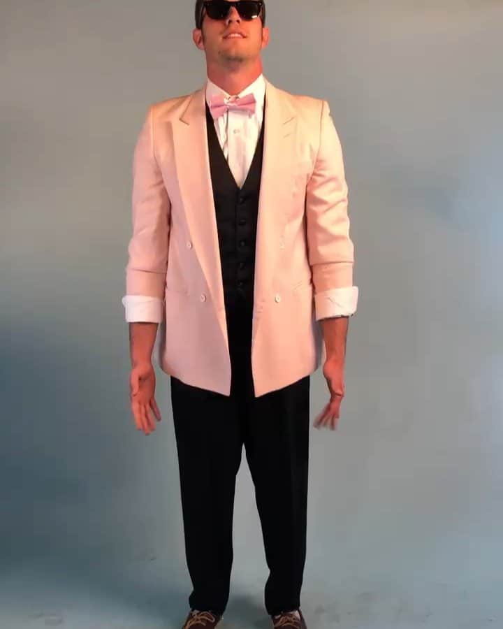 のインスタグラム：「Why am I wearing this super awesome pink tuxedo? Check out @what_if on @netflix and find out. Now available to binge 😎😎 🙌🙌✌️」