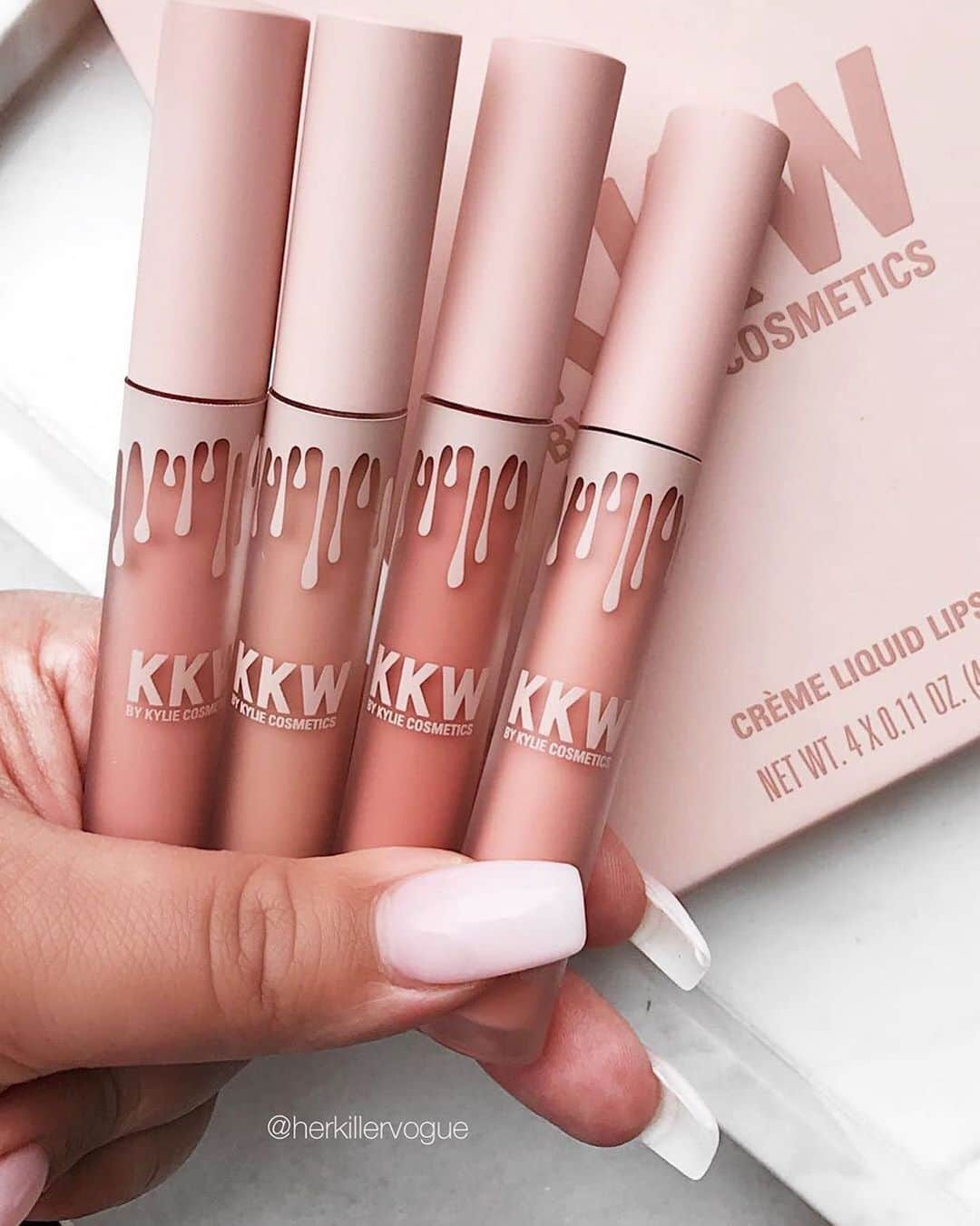 Kylie Cosmeticsさんのインスタグラム写真 - (Kylie CosmeticsInstagram)「KKW Crème Liquid Lipstick Set 😍 40% off this weekend during our sale 💕 @herkillervogue」5月26日 23時00分 - kyliecosmetics