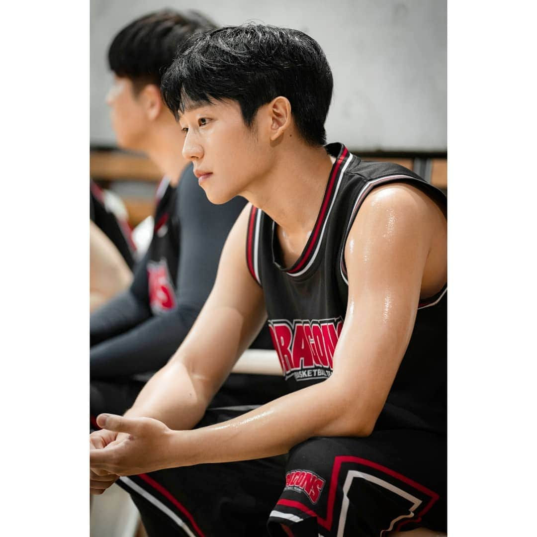 チョン・ヘインさんのインスタグラム写真 - (チョン・ヘインInstagram)「#봄밤 #onespringnight 🏀」5月26日 23時14分 - holyhaein