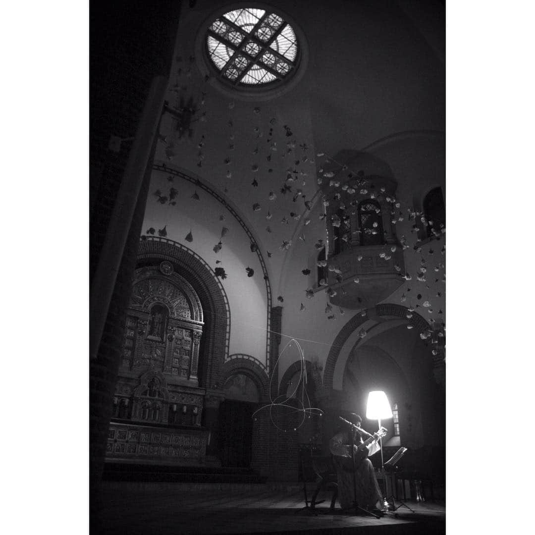 青葉市子さんのインスタグラム写真 - (青葉市子Instagram)「5.24 🇩🇰St.Augustine's Church, Copenhagen 📷 Piotr Graff @farmazonestudio」5月26日 23時16分 - ichikoaoba