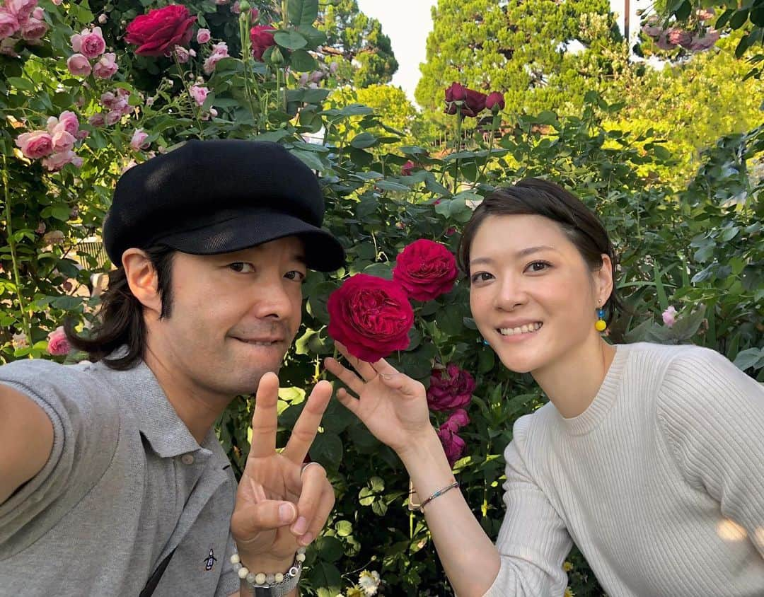 和田唱さんのインスタグラム写真 - (和田唱Instagram)「3rd wedding anniversary. #皆様のお陰です  #港の見える丘公園 #横浜中華街 #結婚記念日 #薔薇園 #3日前だけど」5月26日 23時25分 - sho_wada_triceratops