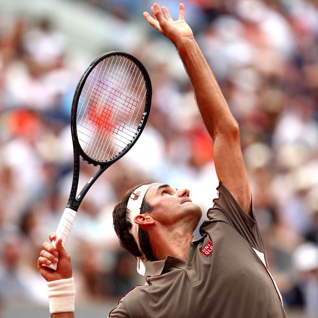 ATP World Tourさんのインスタグラム写真 - (ATP World TourInstagram)「Reaching 🆙 to R2 🙌 @rogerfederer defeats Sonego 6-2, 6-4, 6-4 in his first match of #RG19 👊」5月26日 23時32分 - atptour