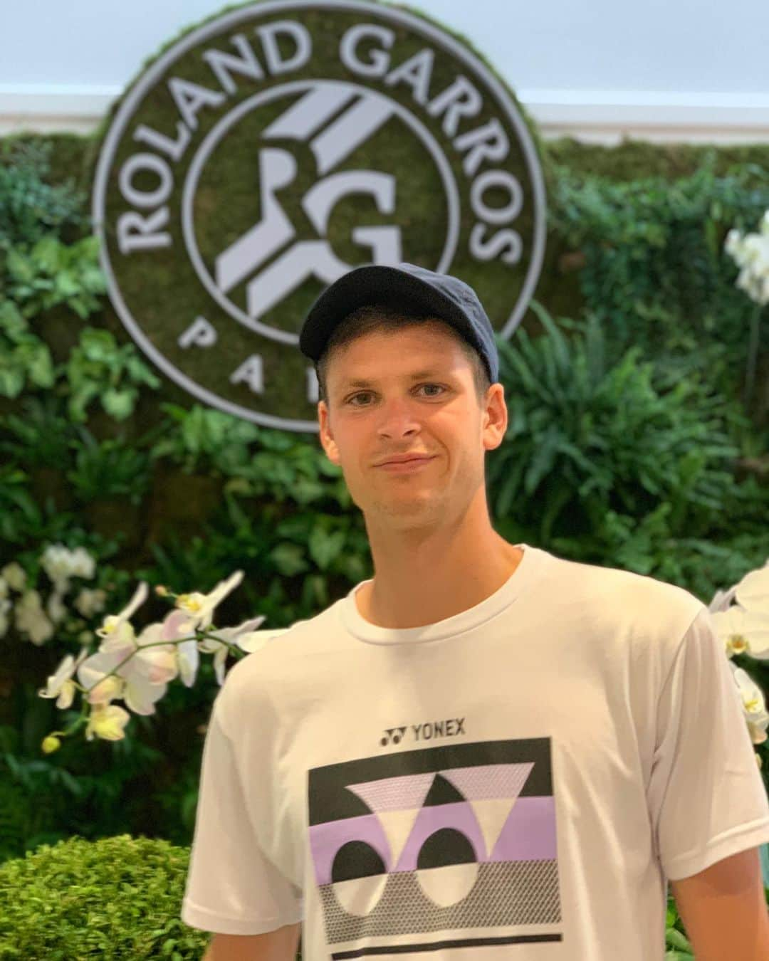 フベルト・フルカチュさんのインスタグラム写真 - (フベルト・フルカチュInstagram)「Tomorrow I will play my first round match at @rolandgarros against Novak Djokovic  It will be 3rd match from 11am on #philippechartier court😃 #rolandgarros @yonex_com」5月26日 23時45分 - hubihurkacz