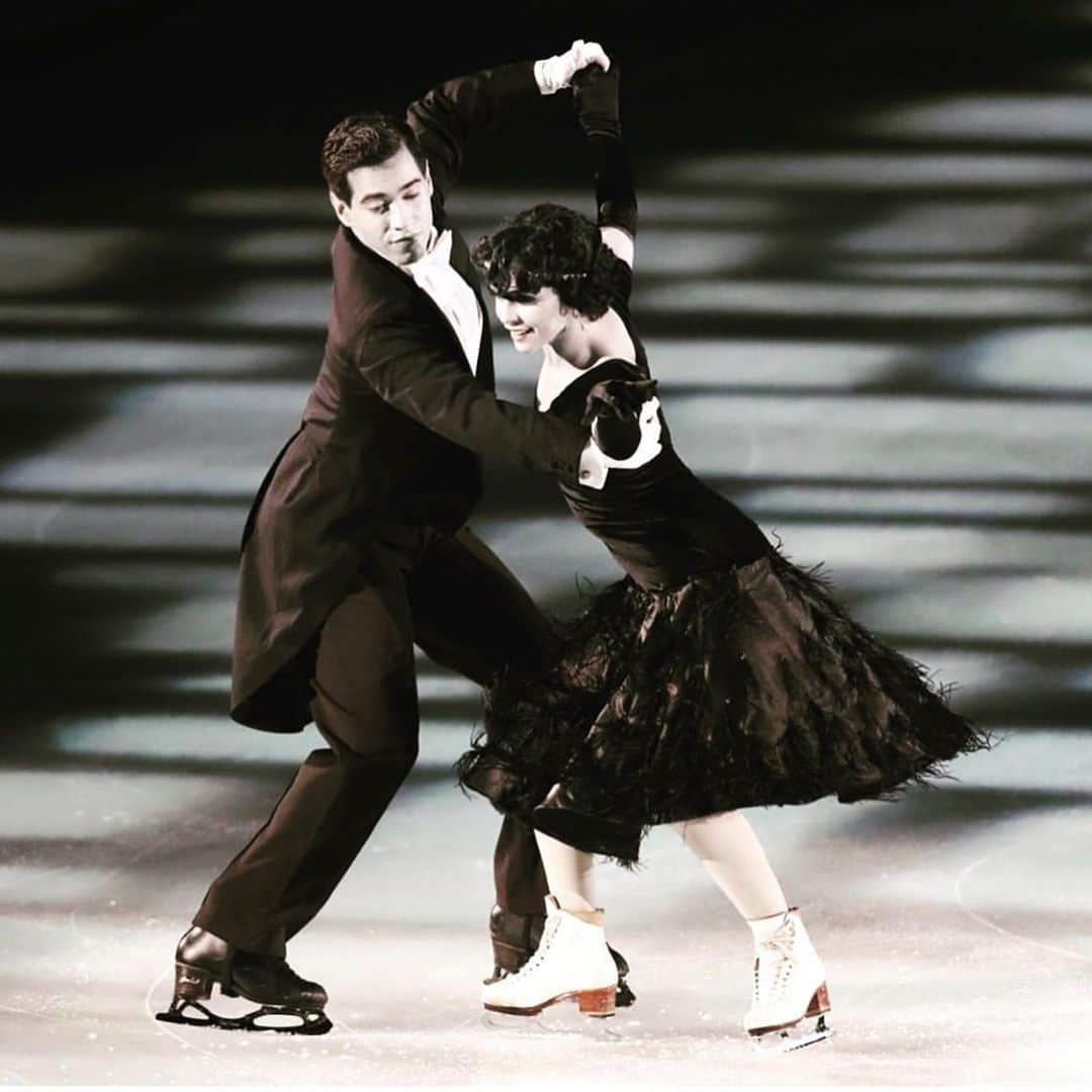 アンナ・カッペリーニのインスタグラム：「Makuhari in our ♥️♥️ Thank you for welcoming our ‘Black & White Movie’ Program with standing ovations, this is what we work for #strong #emotions #oldmovie #faoi2019 #makuhari #fantasyonice #cappellinilanotte #blackandwhite #dreamalittledream #illusion #makeup #bodypaint」