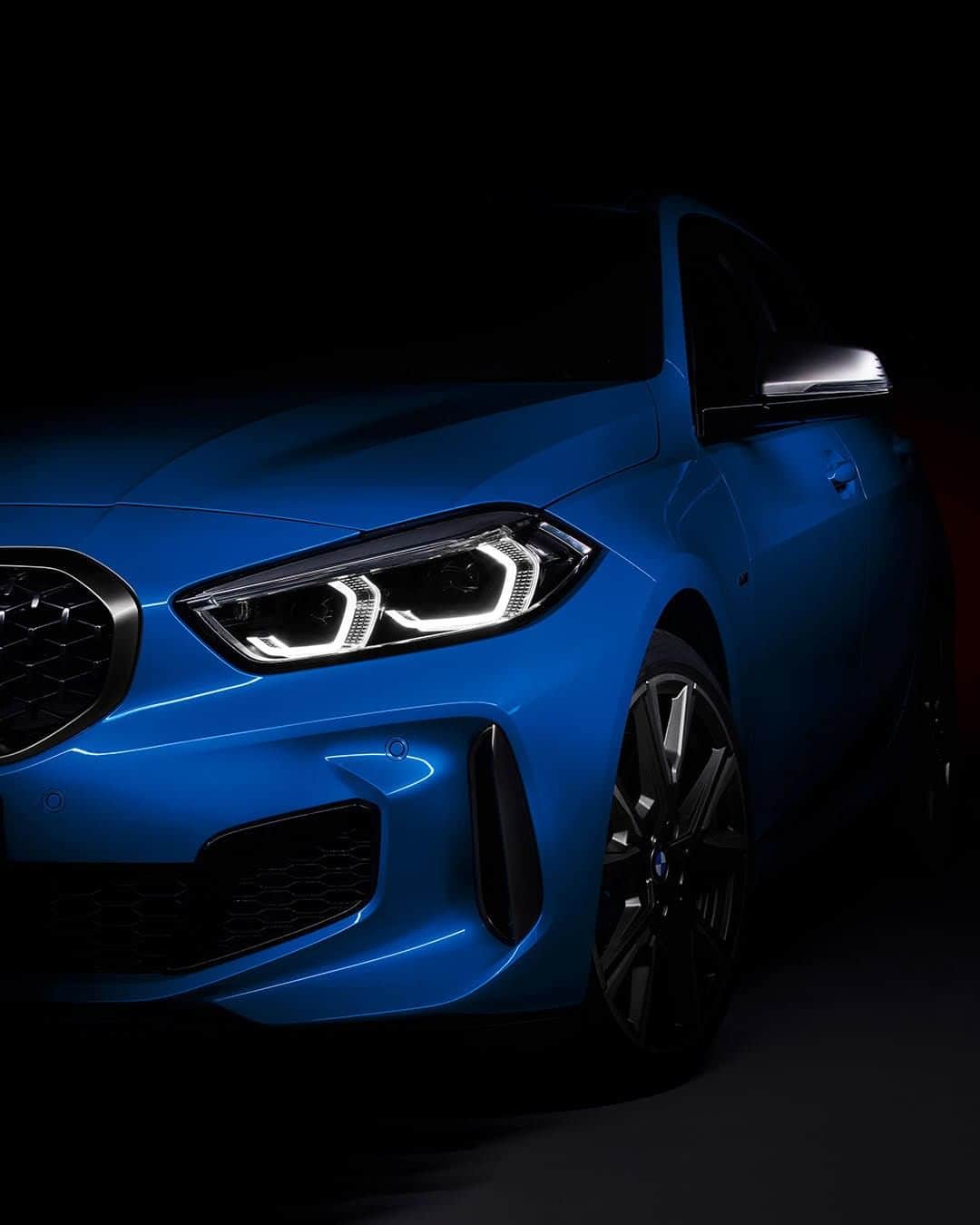 BMWのインスタグラム：「Captures your attention, are you ready for tomorrow?  The BMW 1 Series. #THE1 #BMW #1Series」