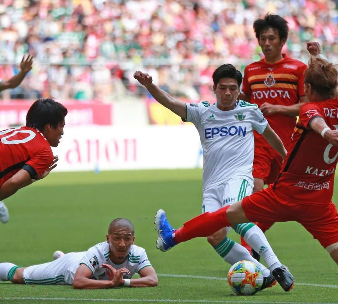 松本山雅FCさんのインスタグラム写真 - (松本山雅FCInstagram)「2019.5.26 2019 Meiji Yasuda J1 League 13th sec. Nagoya 0-1 Matsumoto  #松本山雅fc #matsumotoyamaga #yamaga #onesoul #境界突破」5月27日 0時00分 - matsumoto.yamagafc