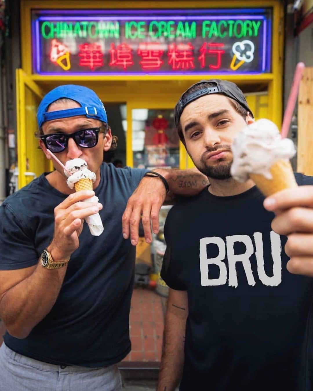 YouTubeさんのインスタグラム写真 - (YouTubeInstagram)「We all scream for ice cream! Tag a friend who you’re getting an ice cream with this weekend 🍦」5月27日 0時19分 - youtube