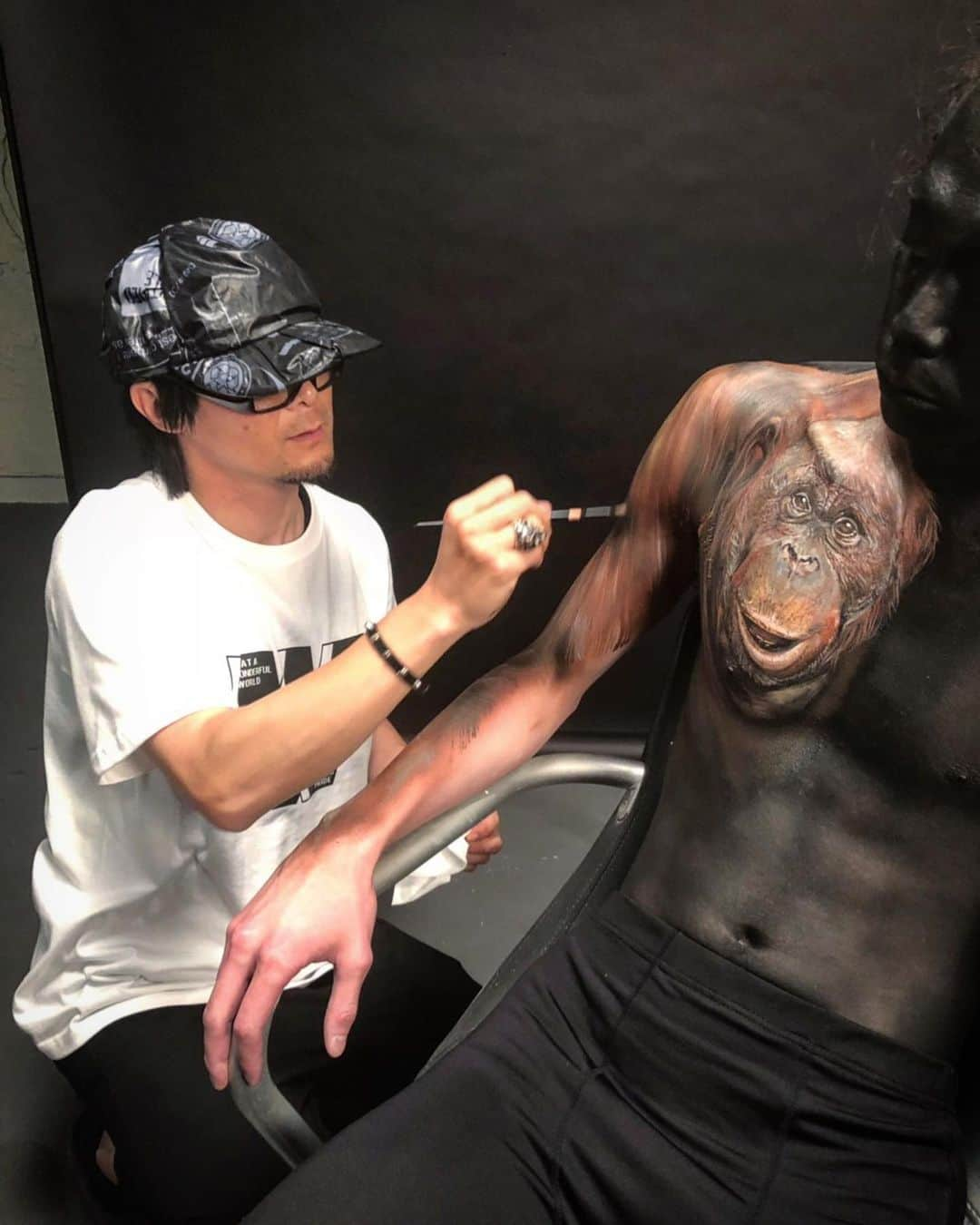 Amazing JIROさんのインスタグラム写真 - (Amazing JIROInstagram)「"As One - The series of figurative animal art: Orangutan -" The first artwork for my new project, "Animal Series" is an orangutan, which I painted on the male model's chest.  Hope you enjoy this art to details and cute orangutan will make you smile :) Body paint : #amazing_jiro Model : U Okazaki @u_okazaki Photo : Youhei Kodama @kodamax_photo  #bodypaint #painting #orangutan #animals #art #illusionmakeup #creativemakeup #airbrush #dandelion #seedhead #ボディペイント #ペイント #オランウータン #動物 #アート #たんぽぽ #綿毛 #kryolan #makeupforever #wolfefx #mehron #skinillustrator」5月27日 0時22分 - amazing_jiro