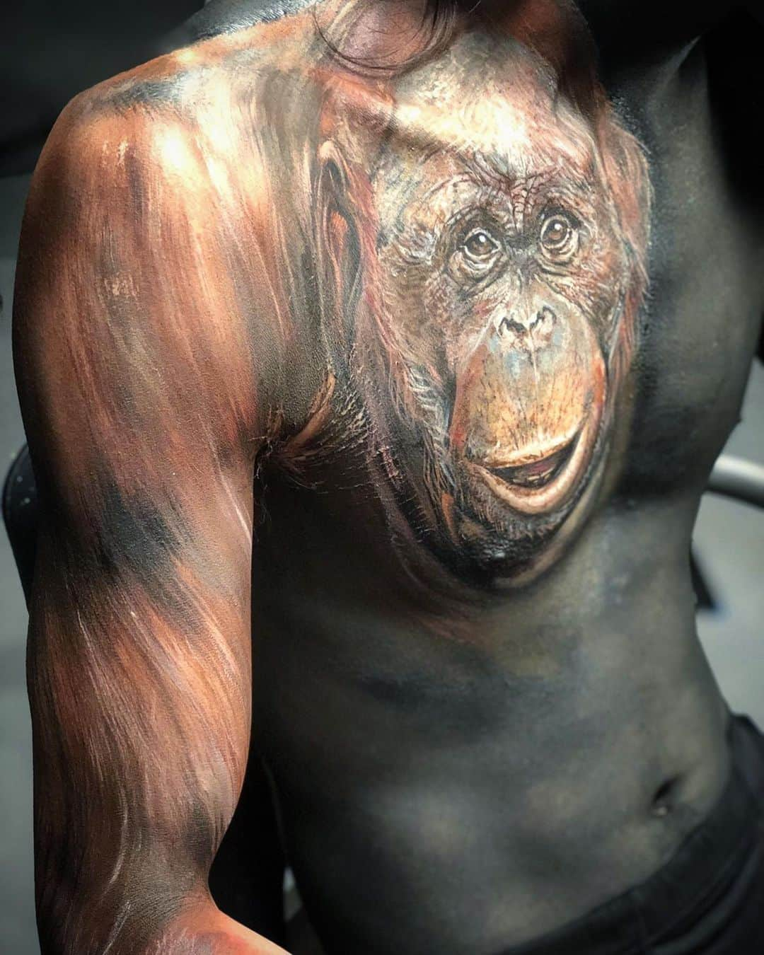 Amazing JIROさんのインスタグラム写真 - (Amazing JIROInstagram)「"As One - The series of figurative animal art: Orangutan -" The first artwork for my new project, "Animal Series" is an orangutan, which I painted on the male model's chest.  Hope you enjoy this art to details and cute orangutan will make you smile :) Body paint : #amazing_jiro Model : U Okazaki @u_okazaki Photo : Youhei Kodama @kodamax_photo  #bodypaint #painting #orangutan #animals #art #illusionmakeup #creativemakeup #airbrush #dandelion #seedhead #ボディペイント #ペイント #オランウータン #動物 #アート #たんぽぽ #綿毛 #kryolan #makeupforever #wolfefx #mehron #skinillustrator」5月27日 0時22分 - amazing_jiro