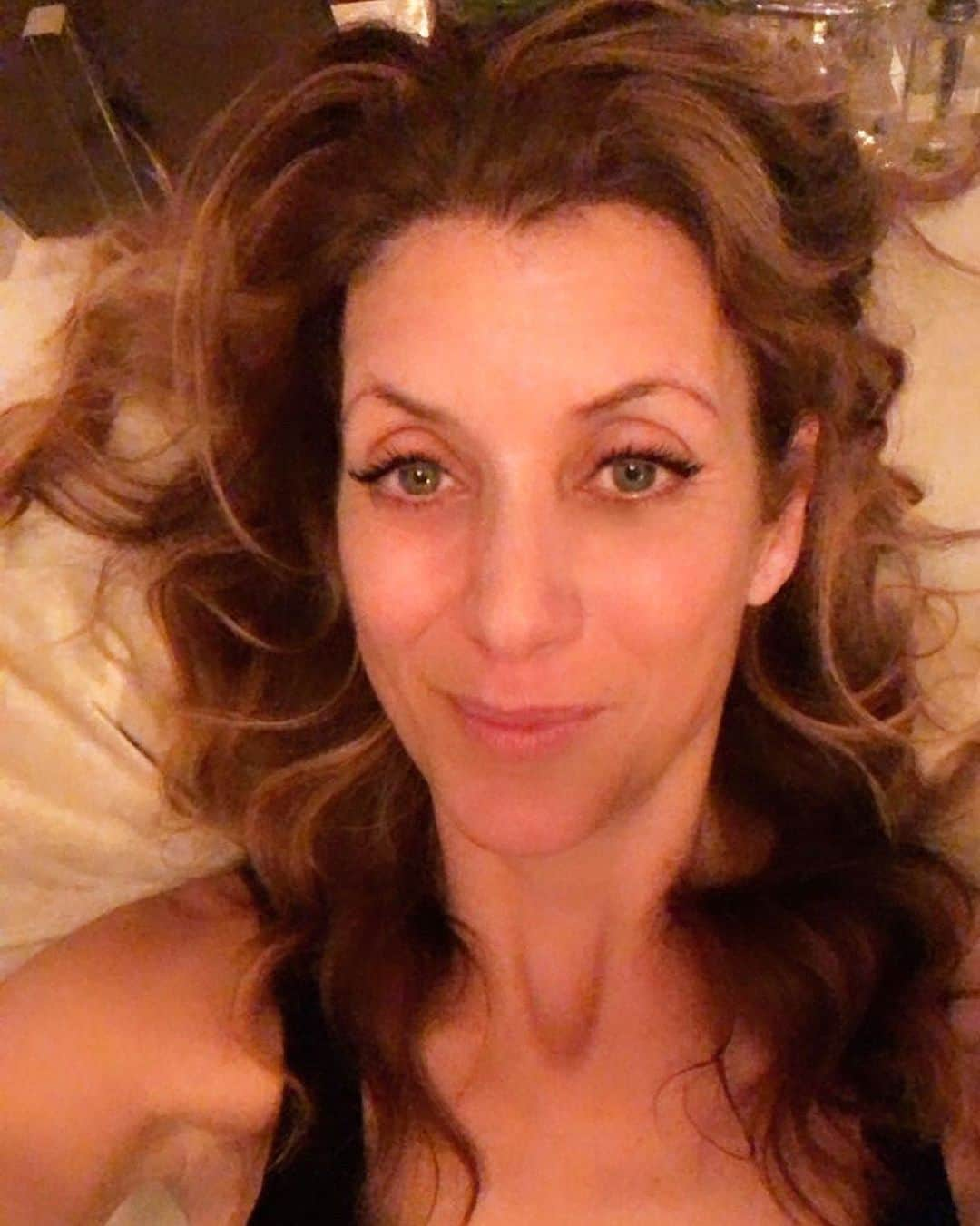 ケイト・ウォルシュさんのインスタグラム写真 - (ケイト・ウォルシュInstagram)「Even a lioness needs her Sunday rest 😉🦁💋」5月27日 1時00分 - katewalsh