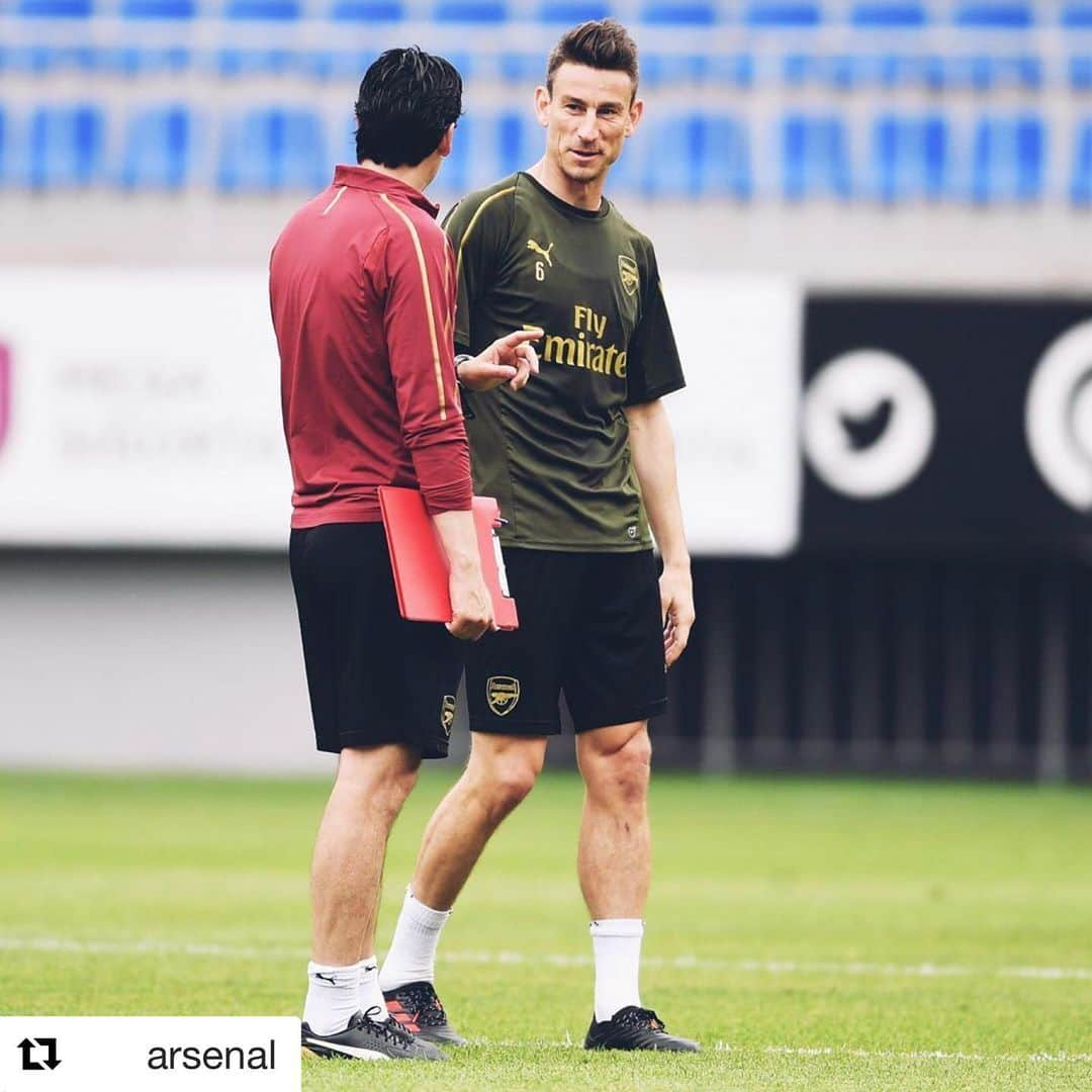 ローラン・コシールニーさんのインスタグラム写真 - (ローラン・コシールニーInstagram)「First Baku session 🙌🏼 🤙🏻 #AFC #Europaleague」5月27日 1時41分 - koscielny_official6