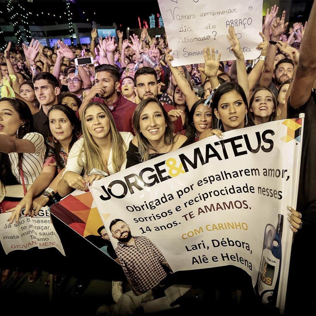 Jorge & Mateusさんのインスタグラム写真 - (Jorge & MateusInstagram)「Ontem comemoramos os nossos 14 anos de carreira em Brasília. Foi lindo demais! Arrasta pra conferir. #JeM14anos 🙏🏻🎉」5月27日 1時34分 - jorgeemateus