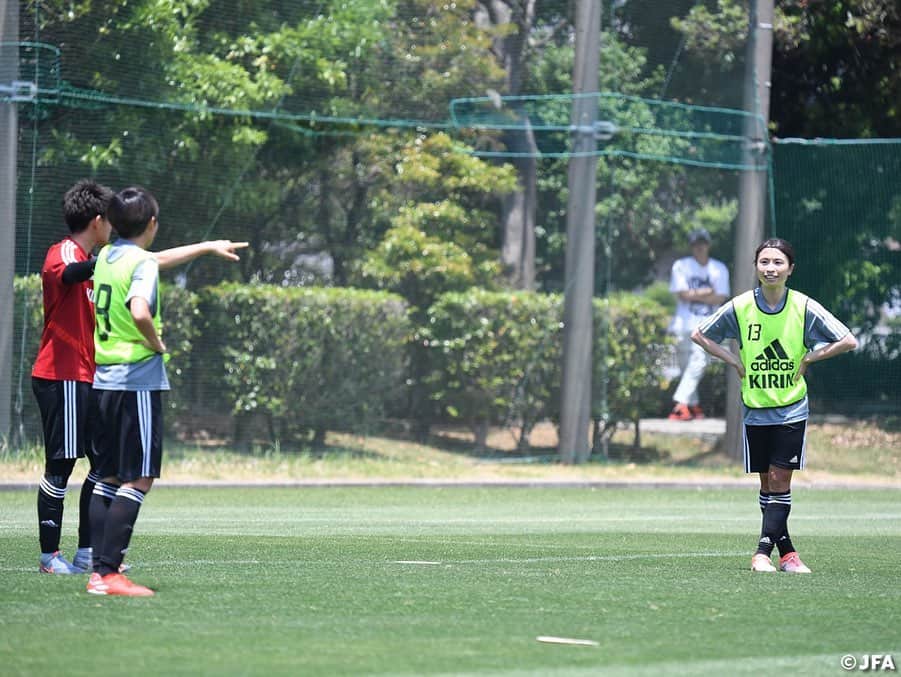日本サッカー協会さんのインスタグラム写真 - (日本サッカー協会Instagram)「#なでしこジャパン 国内合宿最終日、昨日に続き男子大学生との合同練習を行いました。具体的なシチュエーションで守備の確認を行なったほか、11対11のゲームを15分×2本行い、選手たちは都度修正点を議論し合いました。 ・ ＜FIFA女子ワールドカップフランス2019＞ なでしこジャパン🇯🇵試合日程  6/10 25:00 vsアルゼンチン🇦🇷 6/14 22:00 vsスコットランド🏴󠁧󠁢󠁳󠁣󠁴󠁿 6/20 04:00 vsイングランド🏴󠁧󠁢󠁥󠁮󠁧󠁿 📺フジテレビ系列、NHK BS、J SPORTSで生中継！ ・ #nadeshiko #世界のなでしこ #なでしこジャパン#FIFAWWC」5月27日 1時49分 - japanfootballassociation
