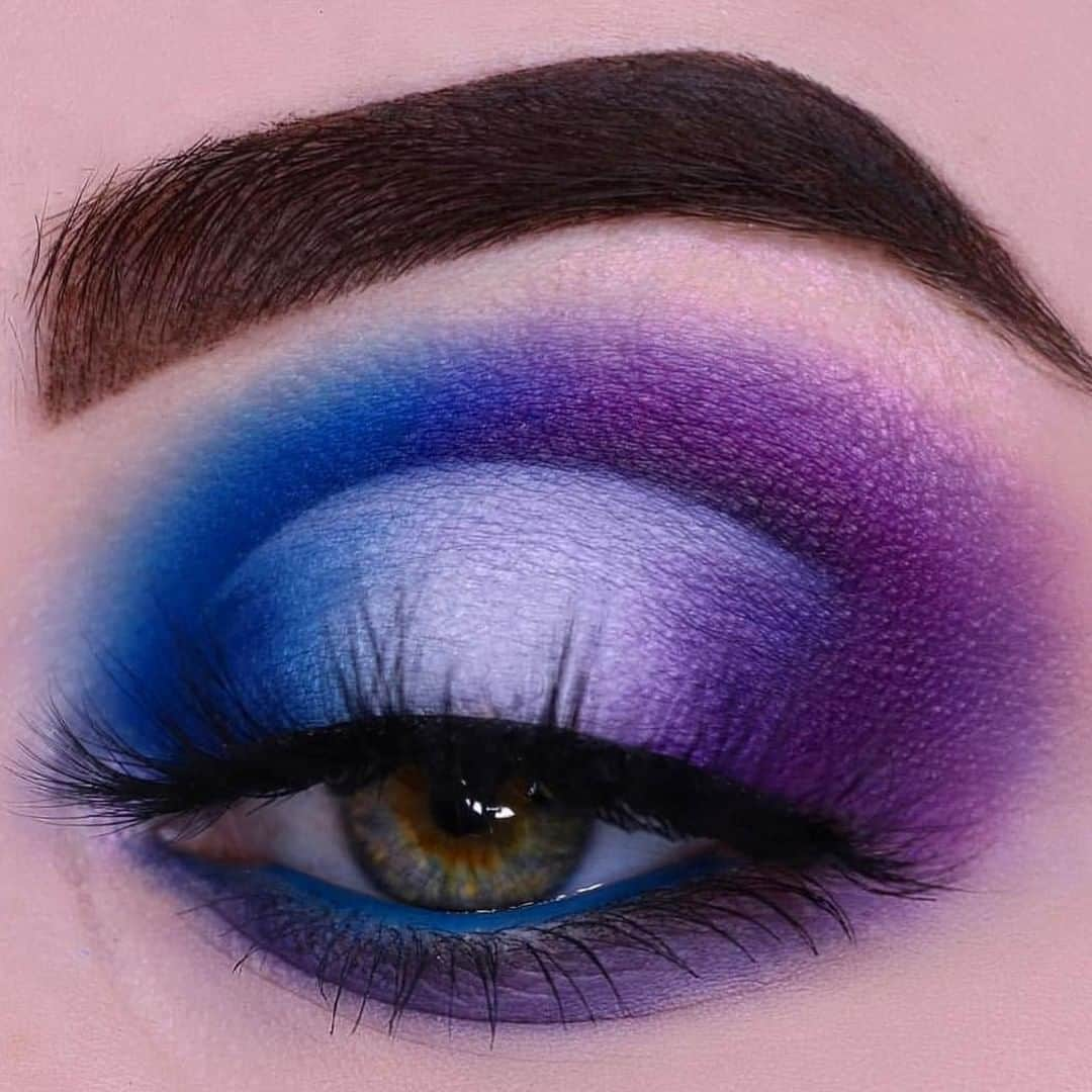 NYX Cosmeticsさんのインスタグラム写真 - (NYX CosmeticsInstagram)「BLENDING GOALS 🙌💜 @fabiennechristin_ achieves this flawless halo eye look using our Ultimate Shadow Palette in 'Brights' + Worth The Hype Mascara 💎 || #nyxcosmetics #nyxprofessionalmakeup #crueltyfreebeauty」5月27日 1時59分 - nyxcosmetics