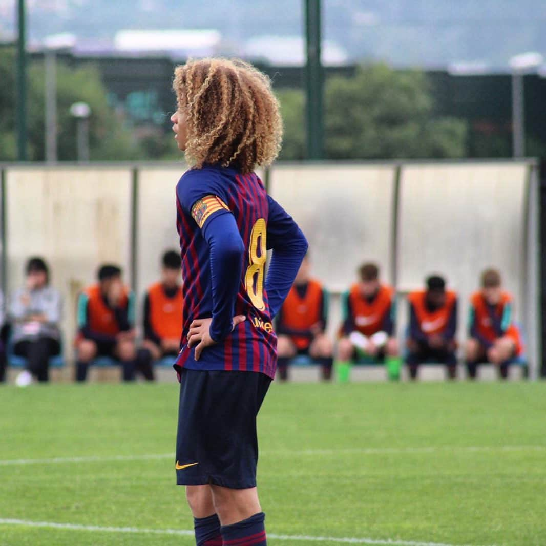 シャビ・シモンズさんのインスタグラム写真 - (シャビ・シモンズInstagram)「Copa Catalunya 📅🏆 : : : : : : : : 📸@ximenaniicole #fútbol #sport #team #football #soccer #love #player #lovethisgame #attitude #passion #happy #teamwork #win #victory #motivation #gogoles #nike #xavi #xs #xavisimons #lafamilia #lamasia #fcbarcelona #barça #barcelona #forçabarça #fcb」5月27日 2時01分 - xavisimons