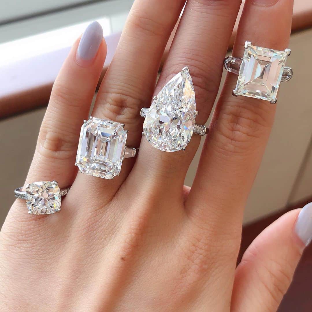 サザビーズさんのインスタグラム写真 - (サザビーズInstagram)「Why choose one when you can have them all? 💍💍💍💍These cushion, emerald, pear and step-cut #diamond rings are highlights from our Important Jewels auction in #NYC on 6 June. Which one is your favorite? @sothebysjewels #SothebysJewels」5月27日 2時35分 - sothebys