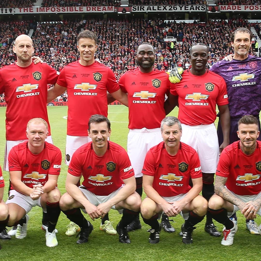 UEFAチャンピオンズリーグさんのインスタグラム写真 - (UEFAチャンピオンズリーグInstagram)「@manchesterunited legends in charity action today 🤩🙌 Who is your favourite from this squad?  #treble99」5月27日 2時38分 - championsleague