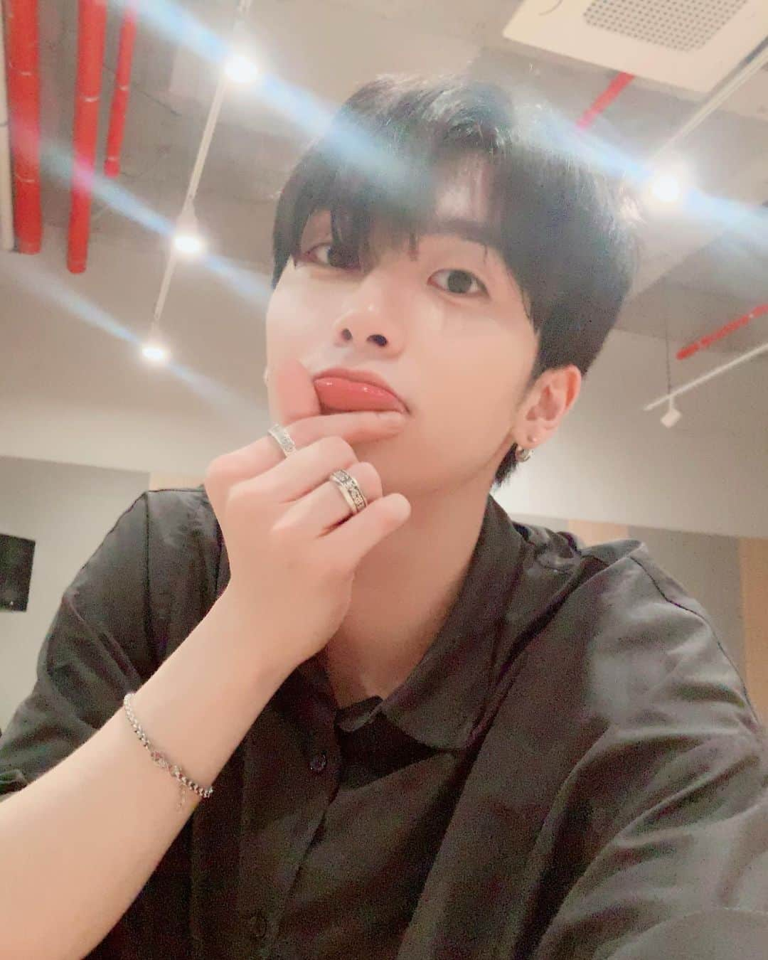 UP10TIONさんのインスタグラム写真 - (UP10TIONInstagram)「#샤오 #업텐션 #xiao #up10tion  애.교.하.튜💕❤️💙」5月27日 2時42分 - u10t_official