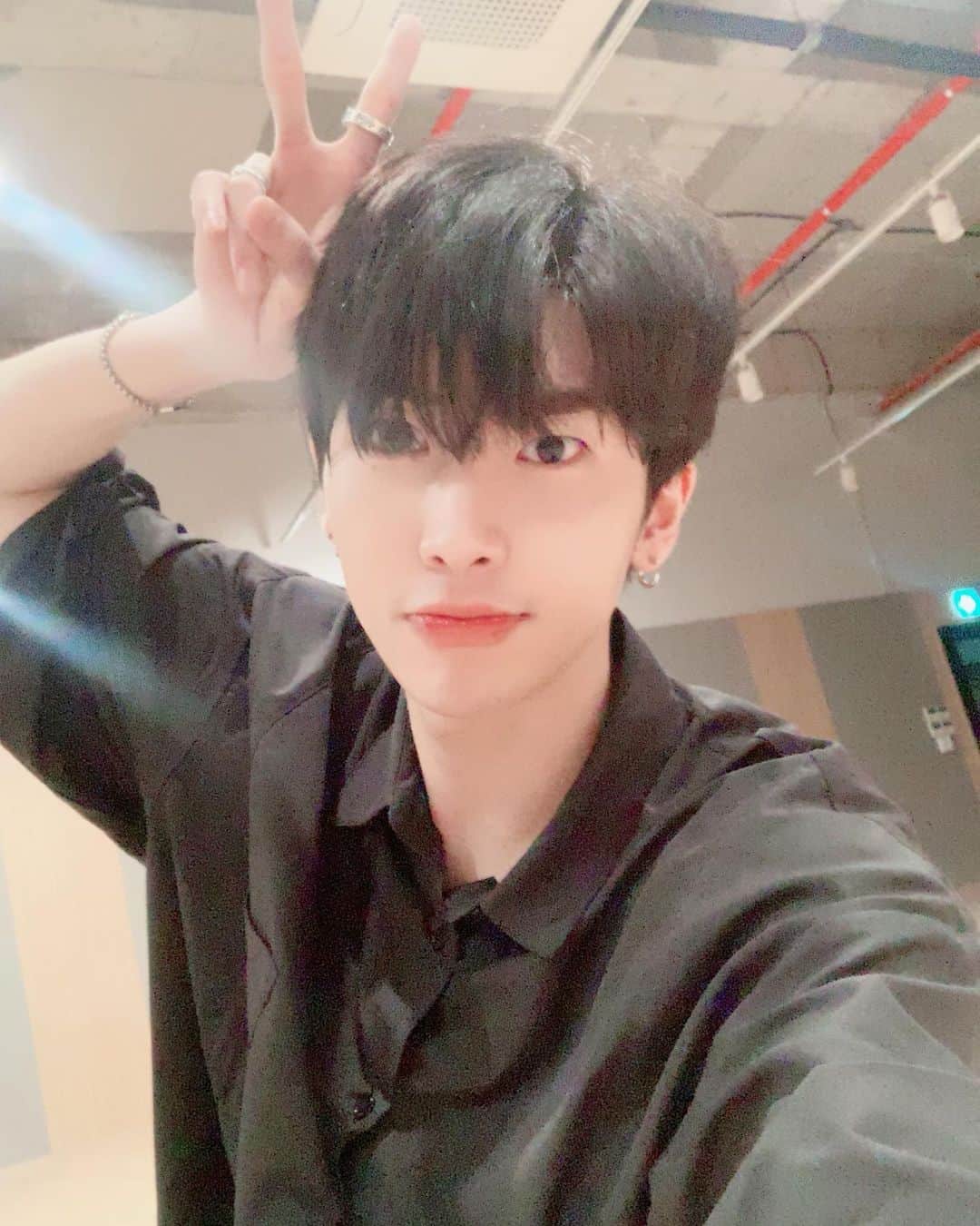 UP10TIONさんのインスタグラム写真 - (UP10TIONInstagram)「#샤오 #업텐션 #xiao #up10tion  애.교.하.튜💕❤️💙」5月27日 2時42分 - u10t_official