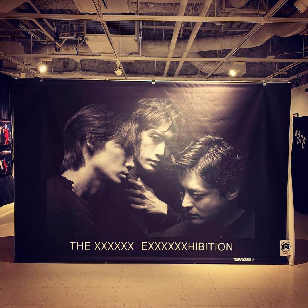 松田一輝のインスタグラム：「THE XXXXXX(ザシックス)の展示、行った。 グッズ、かわいい。  渋谷タワレコ8階にて！」