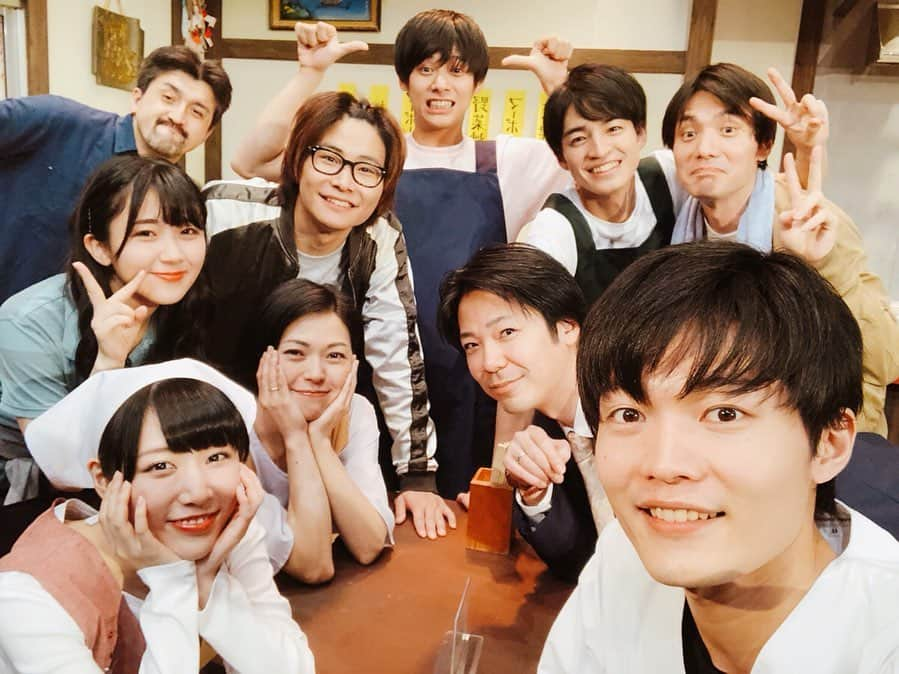 狩野健斗さんのインスタグラム写真 - (狩野健斗Instagram)「劇団シアターザロケッツプロデュース公演vol.4「雨のち晴れ」 全日程終了致しました。 お越し下さった皆様、支えて下さったスタッフ・キャストの皆様本当にありがとうございました。 今回はもがいてもがいての日々でしたが、 大崎治とマイケルを演じることができて楽しかったです。たんめんズ最高！ 観て下さった皆様の心に何か残るものが少しでもあったら嬉しいです。 幸せな時間をありがとうございました！ #雨晴れ2019」5月27日 12時17分 - kento_kanou