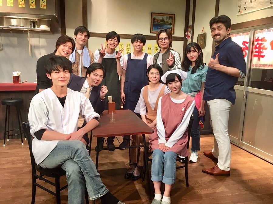 狩野健斗さんのインスタグラム写真 - (狩野健斗Instagram)「劇団シアターザロケッツプロデュース公演vol.4「雨のち晴れ」 全日程終了致しました。 お越し下さった皆様、支えて下さったスタッフ・キャストの皆様本当にありがとうございました。 今回はもがいてもがいての日々でしたが、 大崎治とマイケルを演じることができて楽しかったです。たんめんズ最高！ 観て下さった皆様の心に何か残るものが少しでもあったら嬉しいです。 幸せな時間をありがとうございました！ #雨晴れ2019」5月27日 12時17分 - kento_kanou