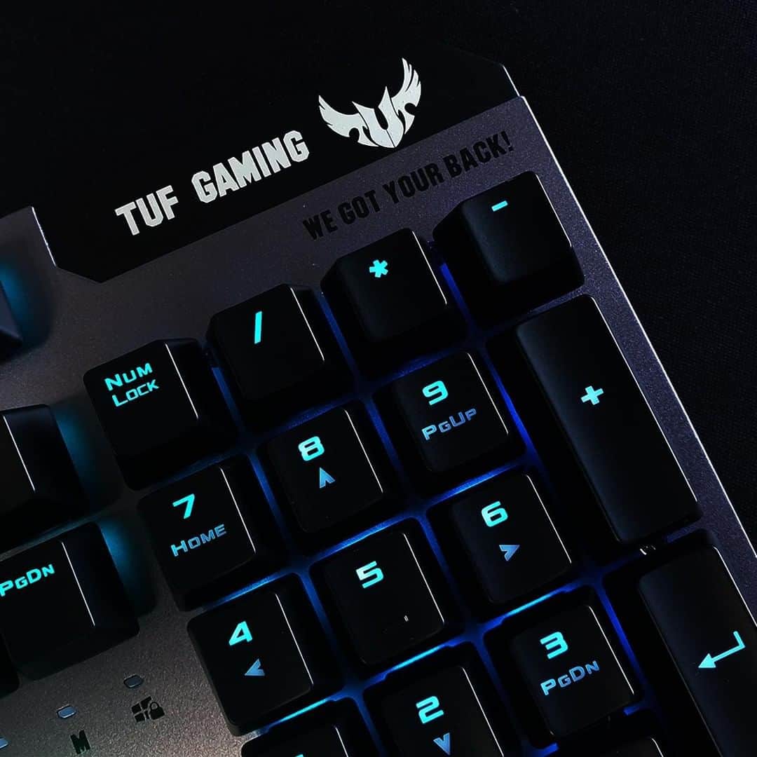 ASUSさんのインスタグラム写真 - (ASUSInstagram)「A top plate machined from aircraft-grade aluminum provides stylish exterior strength and keeps TUF Gaming K7 durable as it is.  #TUFGaming #GamingKeyboard #RGB」5月27日 12時38分 - asus