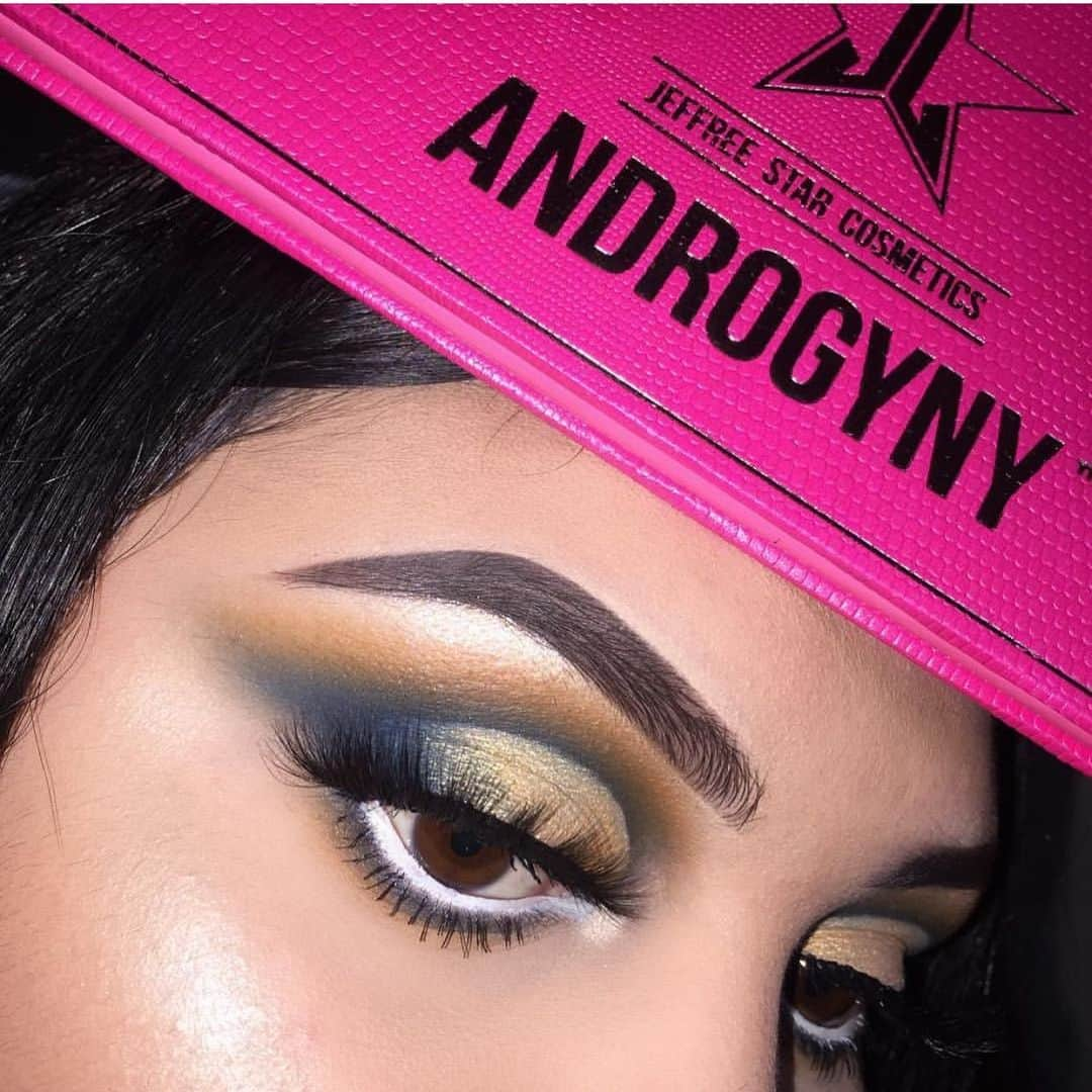 Jeffree Star Cosmeticsさんのインスタグラム写真 - (Jeffree Star CosmeticsInstagram)「Keep it smoked out and glamorous with our #Androgyny palette 💖 #jeffreestarcosmetics pic by: @yoandraalovee」5月27日 12時35分 - jeffreestarcosmetics