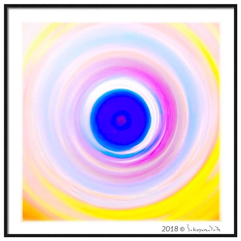 横山勇也のインスタグラム：「Colors Circles @yuyayokoyamacom #yuyayokoyamacom #artlovers #naturalbeauty  #influencer #40k #instagood #写真好きな人と繋がりたい #コラージュ #日本  #LOVE #collage  #doubleexposure  #abstractart #artofvisuals  #tokyo  #niigata #japan  #東京 #新潟 #swiss  #france🇫🇷」