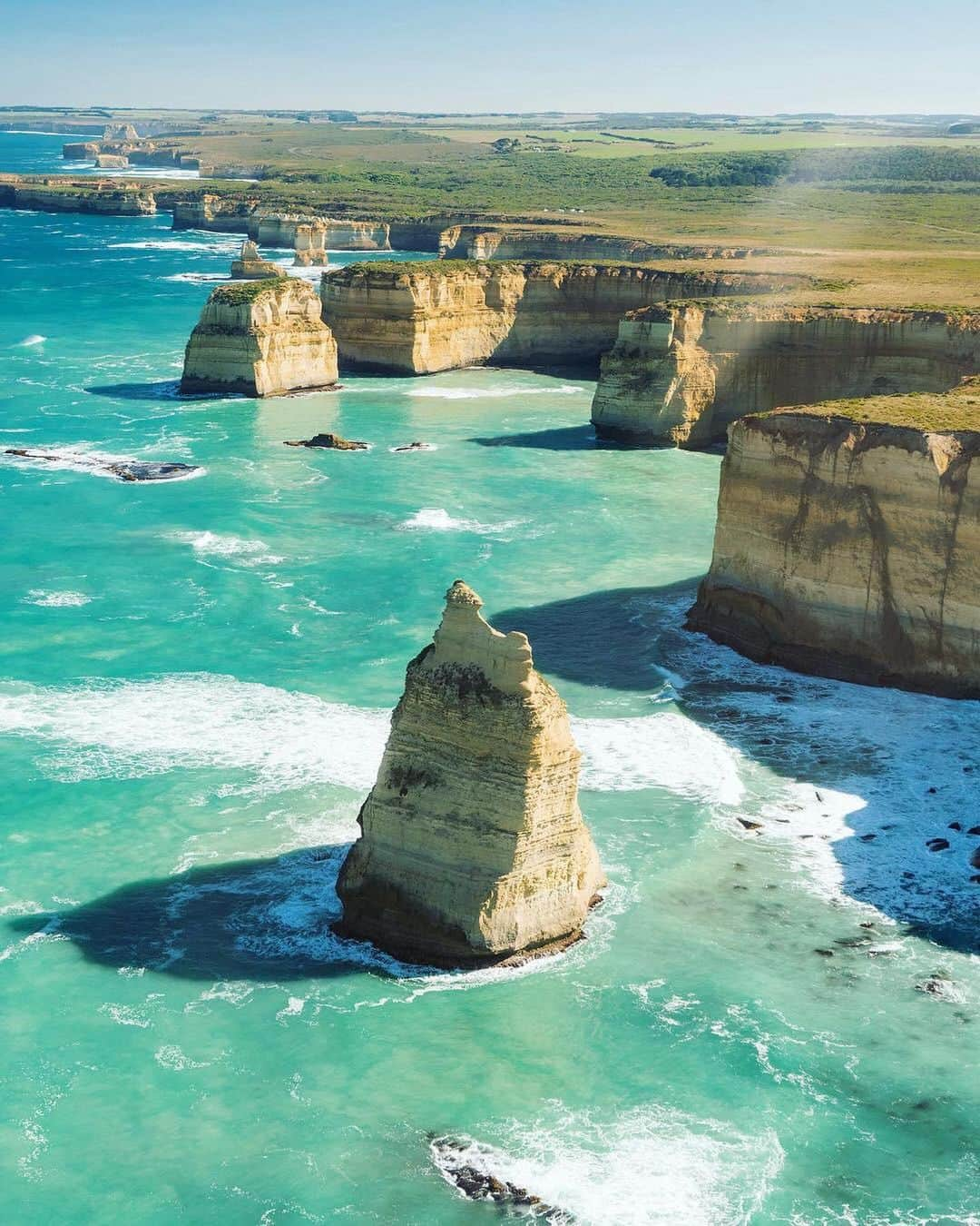 Wonderful Placesさんのインスタグラム写真 - (Wonderful PlacesInstagram)「Western Australia ✨💚💚💚✨ Pictures by ✨@savethereef✨ go follow this new charity that aims to save coral reefs, marine life and the oceans as they donate to environmental charities all over the world while spreading awareness about this urgent issue before it’s too late in a few years!」5月27日 12時53分 - wonderful_places