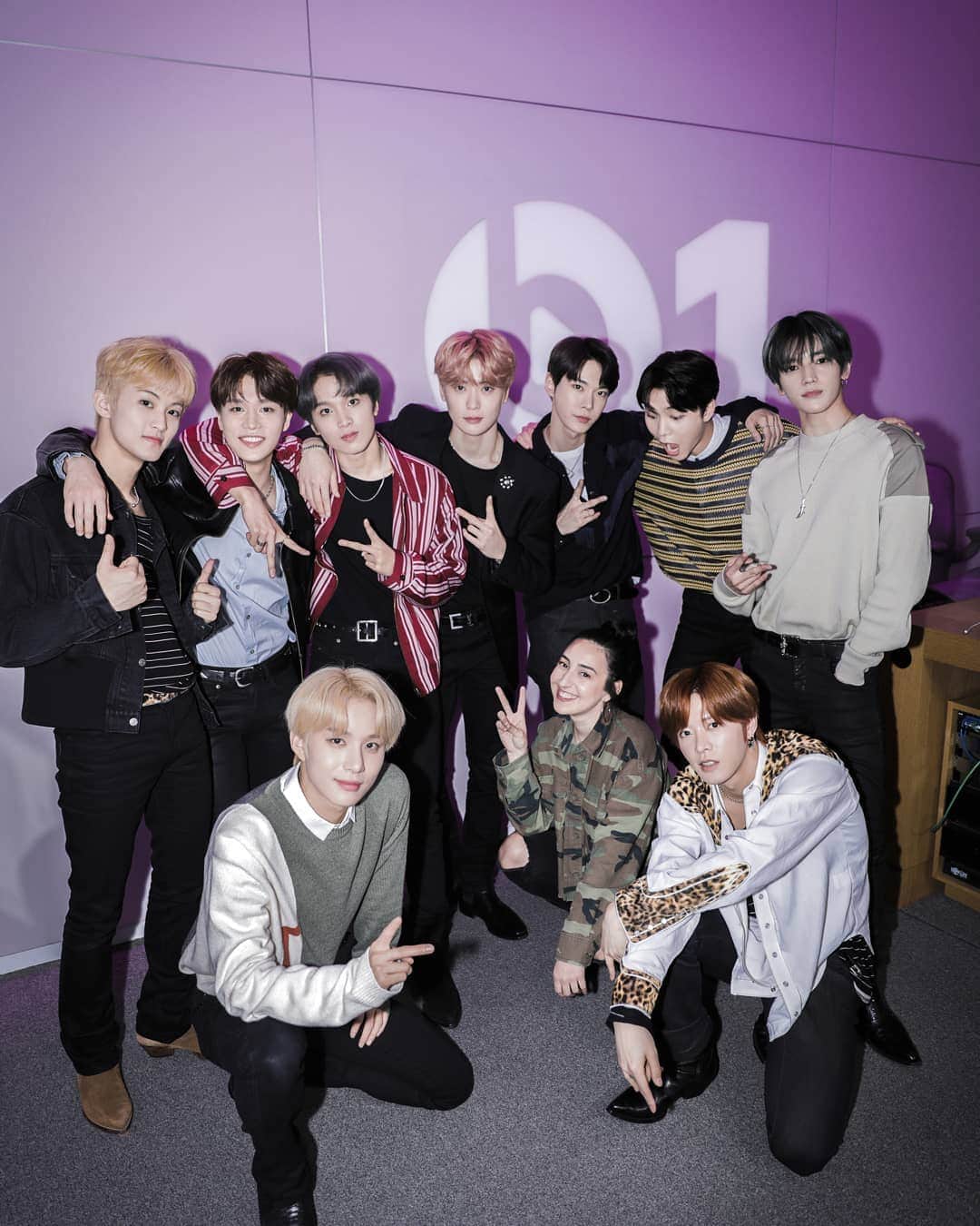 NCT 127さんのインスタグラム写真 - (NCT 127Instagram)「Taking over Chart on @beats1official @applemusic with @brookereese talking about #WE_ARE_SUPERHUMAN. Listen and watch today at 11pm PST/3pm KST: apple.co/chart  #WE_ARE_SUPERHUMAN #NCT127_SUPERHUMAN #NCT127」5月27日 13時00分 - nct127