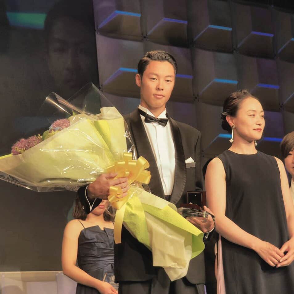 小林陵侑のインスタグラム：「Snowaward 2019 MVP🙏  #snowjapan #スキージャンプ  #土屋ホーム #小林陵侑 #渡部暁斗 #高梨沙羅 #上村愛子 #thankyou」