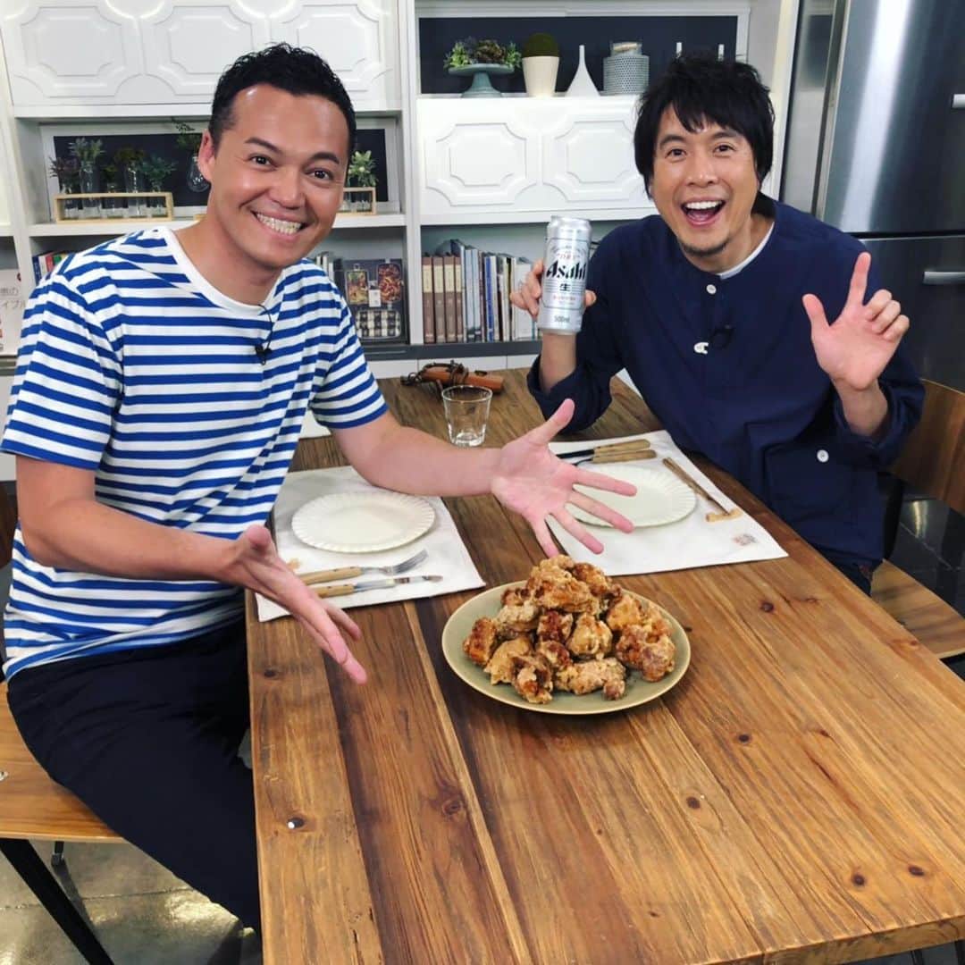 三好ジェームスのインスタグラム：「絶品過ぎます！  カリカリスパイシー韓国唐揚げ！  カリカリ、パリパリの衣とふわっと肉汁溢れるジューシーな鶏肉！  ビールに合う合う合う〜🍺 6／8（土）のたべごころで放送です！  作って欲しい一品！  #たべごころ#唐揚げ#鶏唐#ビールに合う #韓国唐揚げ#カリカリ#スパイシー#コチュジャン いいね！#コウケンテツ #rkb」