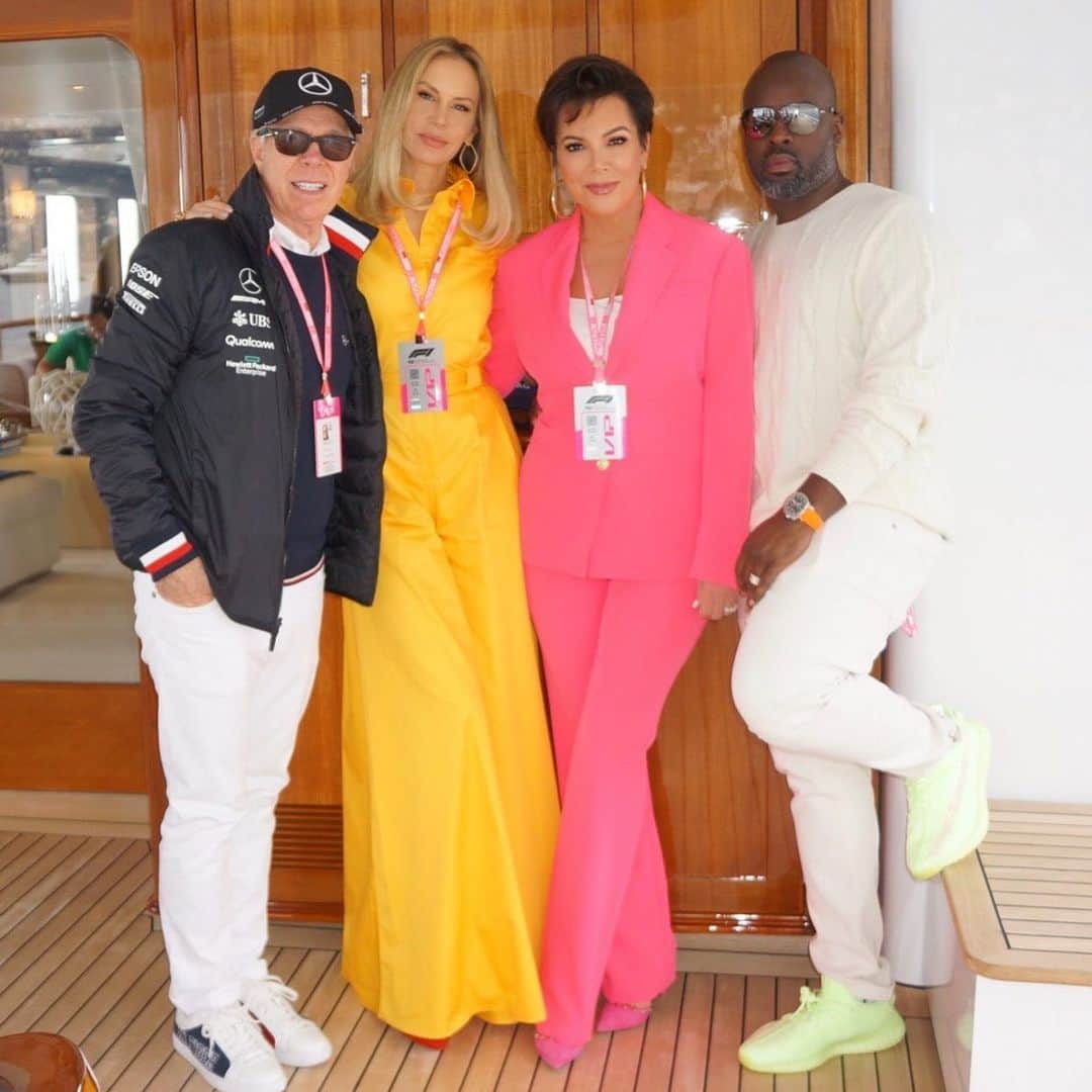 クリス・ジェンナーさんのインスタグラム写真 - (クリス・ジェンナーInstagram)「Race day in Monaco!! @coreygamble @mrshilfiger @thomasjhilfiger #monacograndprix makeup @ash_kholm styles by @charroxstylist suit by @versace」5月27日 4時41分 - krisjenner