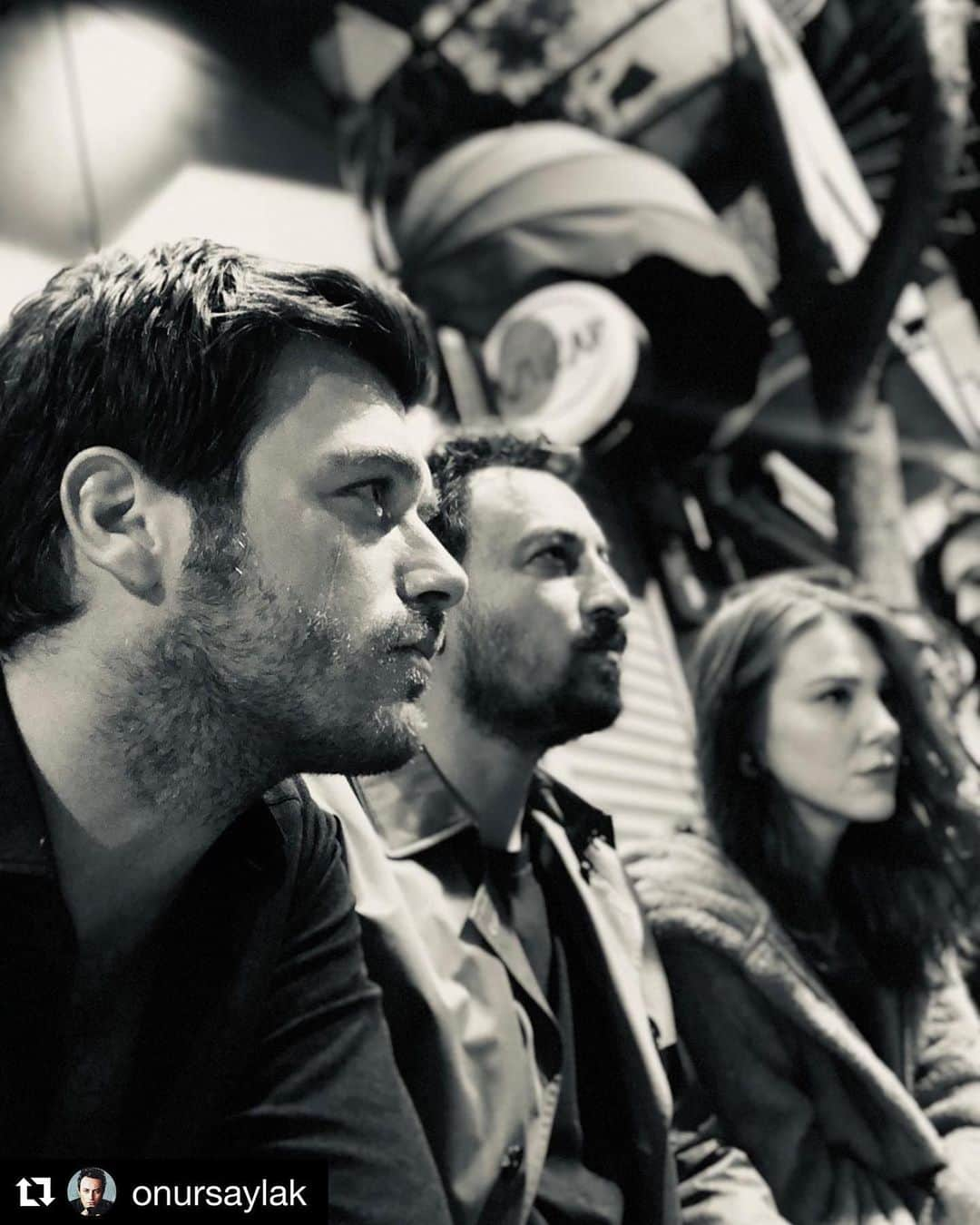 Elcin Sanguさんのインスタグラム写真 - (Elcin SanguInstagram)「Hey gidi günler😎  #Repost @onursaylak with @get_repost ・・・ Çok iyiydik be... 📸Kıvanç !!! @elcinsangu @kivanctatlitug」5月27日 5時13分 - elcinsangu