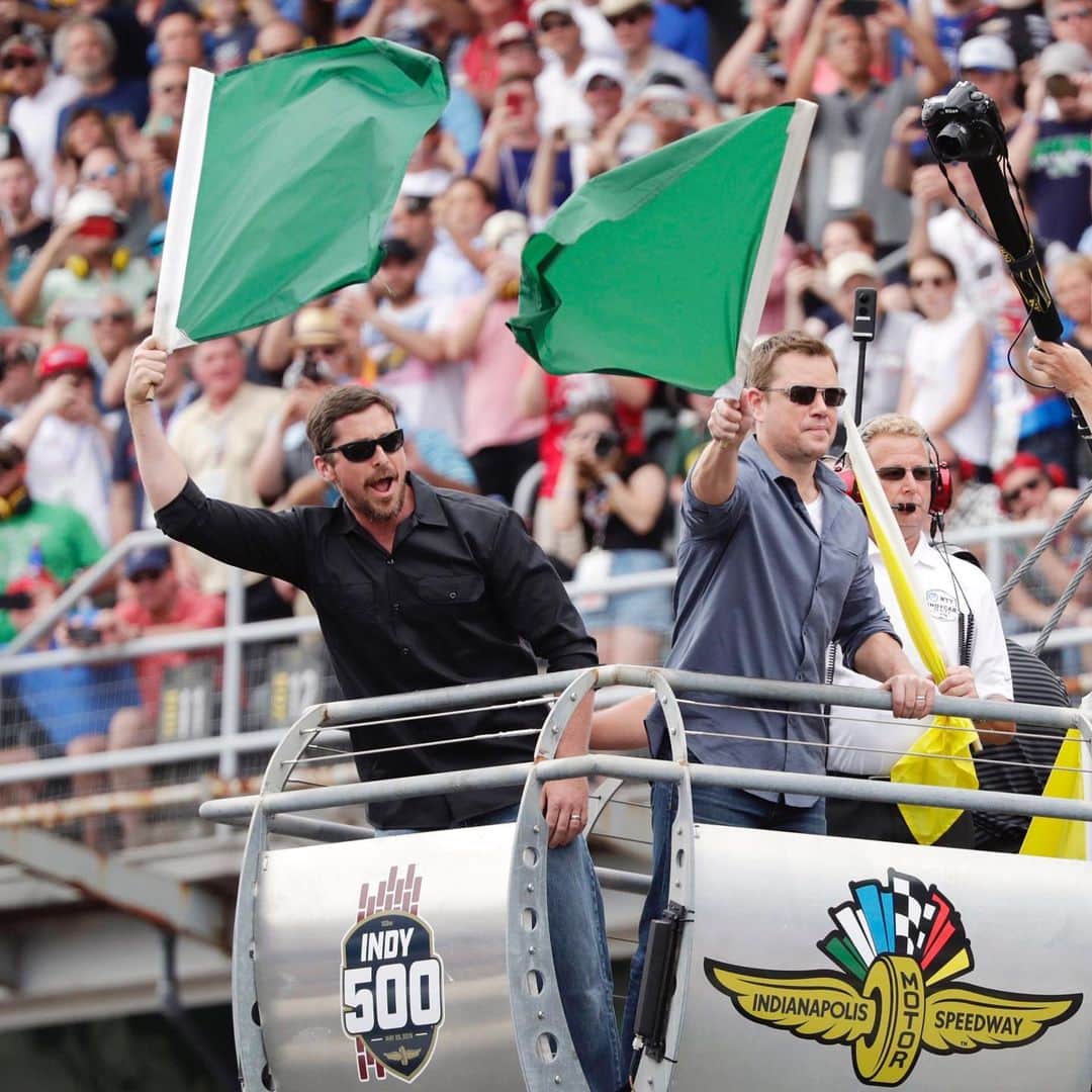 NBC Newsさんのインスタグラム写真 - (NBC NewsInstagram)「#MattDamon and #ChristianBale wave green flags to start Indianapolis 500 IndyCar auto race at Indianapolis Motor Speedway on Sunday. . 📷 @indyconroy / @apnews」5月27日 5時23分 - nbcnews