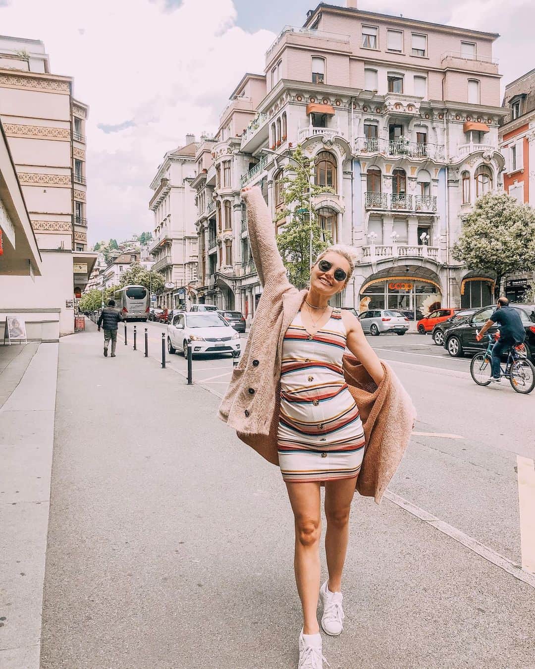 Aspyn Ovard Ferrisさんのインスタグラム写真 - (Aspyn Ovard FerrisInstagram)「26 weeks and baby girl is the size of a spaghetti squash! She’s already been to 6 countries ✈️🥰 This is my last big trip before she comes and I’m so happy my pregnancy has been easy enough to be able to travel. Tomorrow we head home and are going to start working on the nursery!! 💕」5月27日 5時30分 - aspynovard