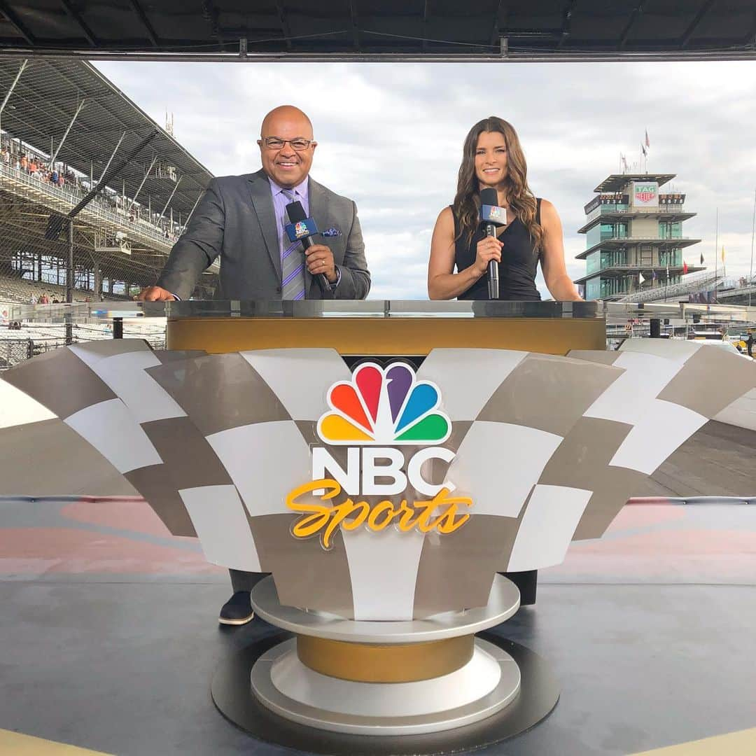 ダニカ・パトリックさんのインスタグラム写真 - (ダニカ・パトリックInstagram)「Thank you @nbcsports for teaming me up with the legend @miketiriconbc for this years @indianapolismotorspeedway 500! Let’s go!!!!!! 🏎🏁」5月27日 5時36分 - danicapatrick