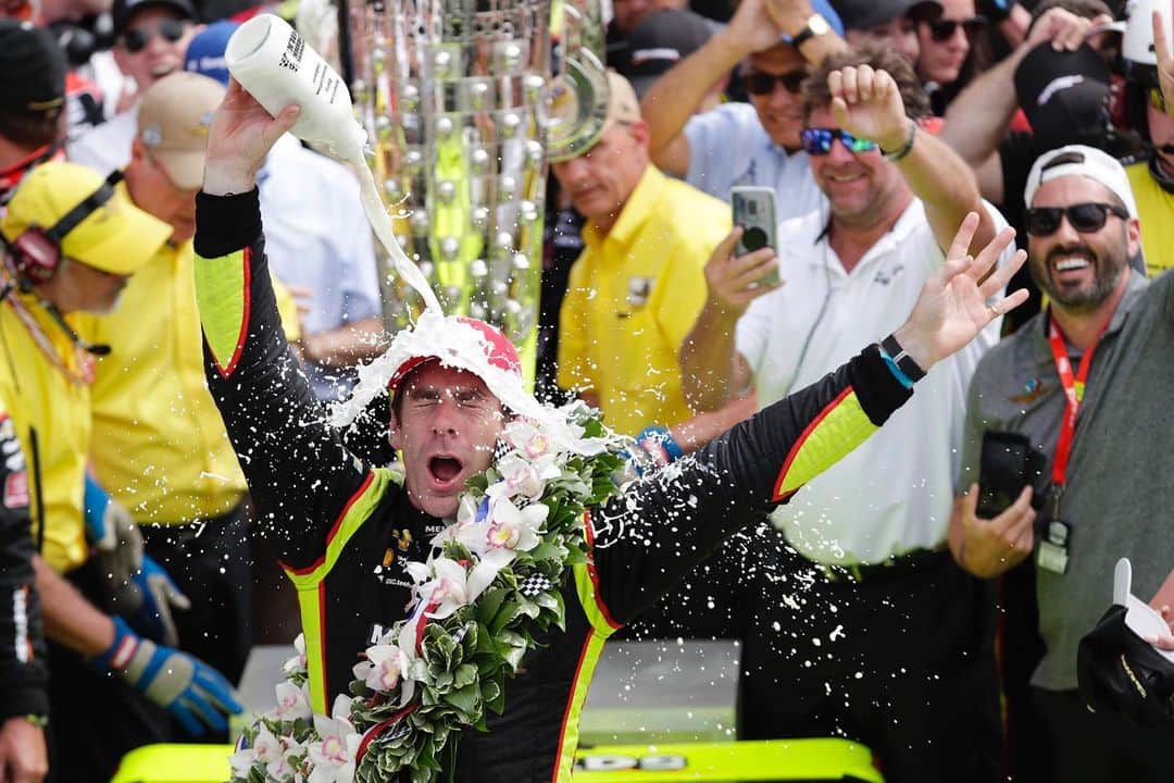 NBC Newsさんのインスタグラム写真 - (NBC NewsInstagram)「Simon Pagenaud of France celebrates after winning the Indianapolis 500 IndyCar auto race. . 📷 @indyconroy / @apnews」5月27日 5時50分 - nbcnews