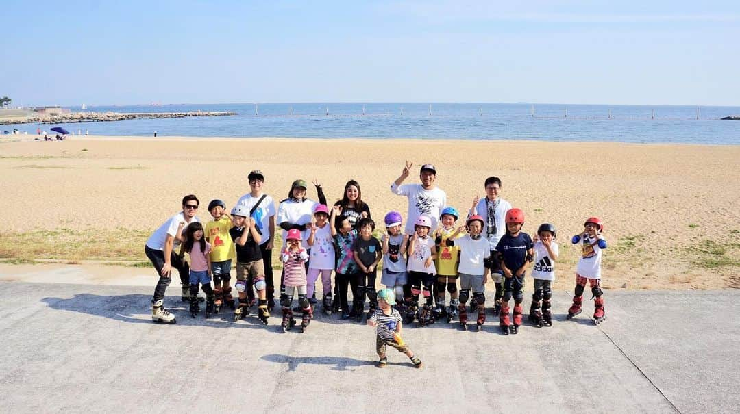 安床エイトさんのインスタグラム写真 - (安床エイトInstagram)「I’m skating everyday with my students in ASC SCHOOL @ascschool Always so fun!! . 神戸でインラインスケートならASCスクールまでお問合せ下さい♪ . www.ASCschool.com 070-3982-0267 . . . #ASCスクール #インラインスケート #神戸で子育て #体育 #運動教室 #スケート #スクール #習い事 #芦屋 #西宮 #芦屋 #兵庫 #安床エイト #inlineskate #rollerblading #ASCschool #EitoYasutoko #team #alwaysfun #play #skate #lesson」5月27日 5時53分 - eitoyasutoko