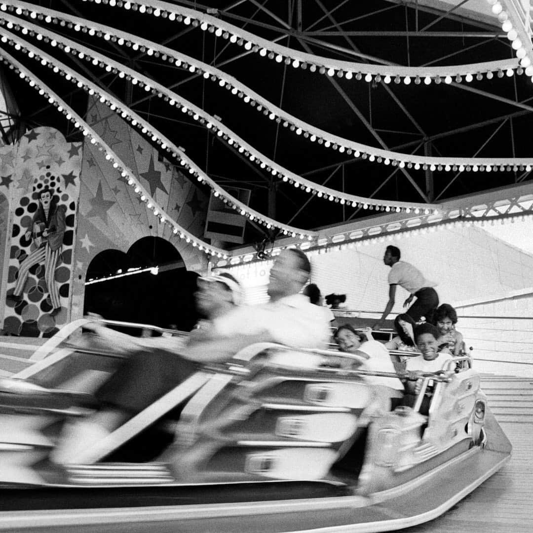 ニューヨーク・タイムズさんのインスタグラム写真 - (ニューヨーク・タイムズInstagram)「What’s your favorite amusement park ride? Let us know in the comments. The Musik Express at Coney Island, New York’s hometown amusement park, has been thrilling visitors for decades. This photo, for example, was shot by Chester Higgins Jr. on the Fourth of July in 1975. We found it in our archives while searching for images shot at #ConeyIsland. Visit the link in our profile to see more wild rides, and follow @nytarchives for more #throwback photos. #🇺🇸」5月27日 6時30分 - nytimes