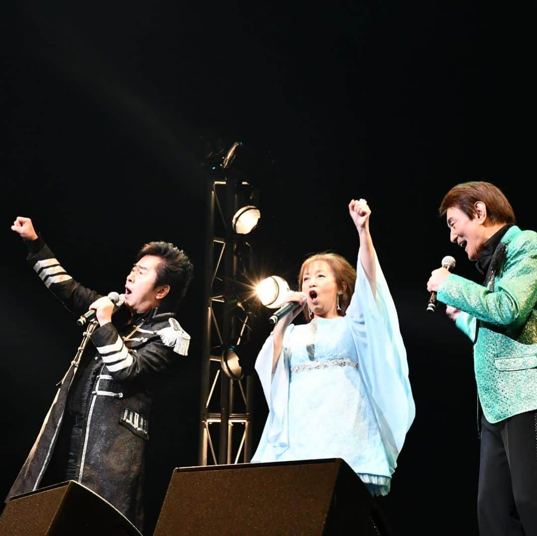 水木一郎さんのインスタグラム写真 - (水木一郎Instagram)「昨日の長野県・上田市で行われた上田ブロッコリー協賛の「アニソンスーパー3in上田」は満員のお客様の中、暖かい声援をいただき歌手冥利に尽きるステージになりました。お越しいただいたみなさんありがとうございました！！！ #アニソンスーパー3  #サントミューゼ上田  #ブロッコリー上田 #アオイスタジオ  #anison  #ささきいさお #堀江美都子  #水木一郎」5月27日 6時26分 - ichiromizuki