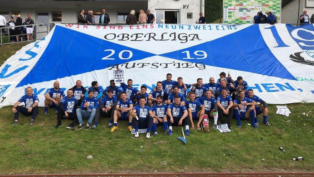 ヌリ・シャヒンさんのインスタグラム写真 - (ヌリ・シャヒンInstagram)「whatever you do...do it with passion... 🥇🏆💪🏼😍 #w1rs1ndw1edere1ns #oberliga」5月27日 6時29分 - nurisahin