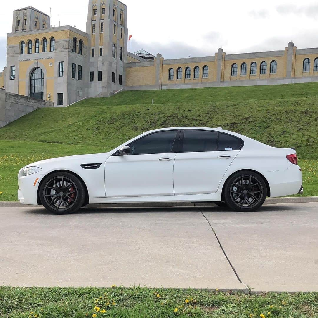 CarsWithoutLimitsさんのインスタグラム写真 - (CarsWithoutLimitsInstagram)「Our F10 M5 Photo @indujan_  #carswithoutlimits #bmw #m5 #f10 #toronto」5月27日 6時51分 - carswithoutlimits