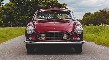 Ferrari USAさんのインスタグラム写真 - (Ferrari USAInstagram)「What other color combination says #FerrariClassiche better than red exterior, tan interior?⁣ ⁣ #Ferrari #ClassicCars #VintageCars⁣ ⁣ 📷: @supervettura」5月27日 7時10分 - ferrariusa
